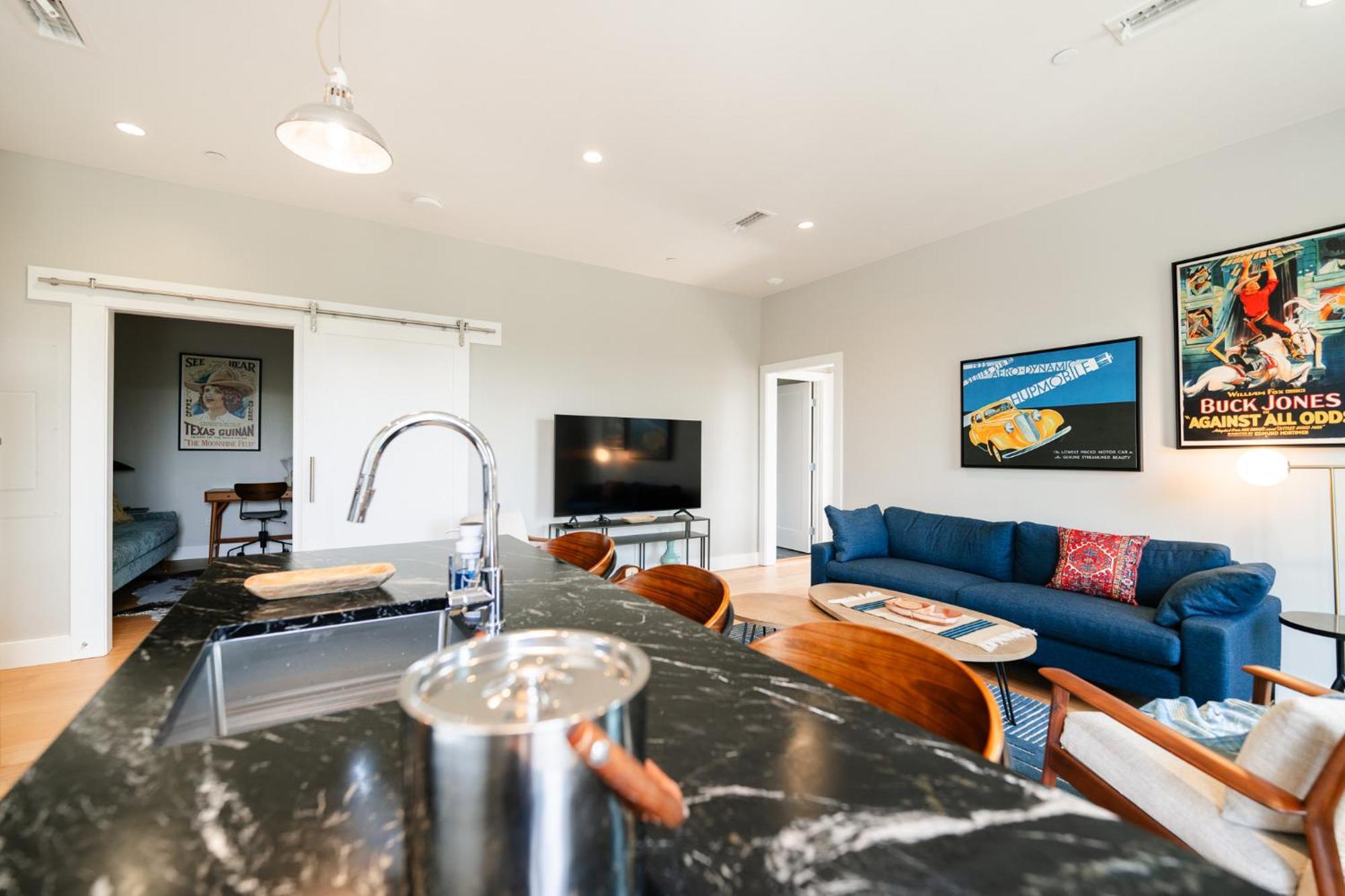 Martindale Western 1924 Luxury Lofts מראה חיצוני תמונה