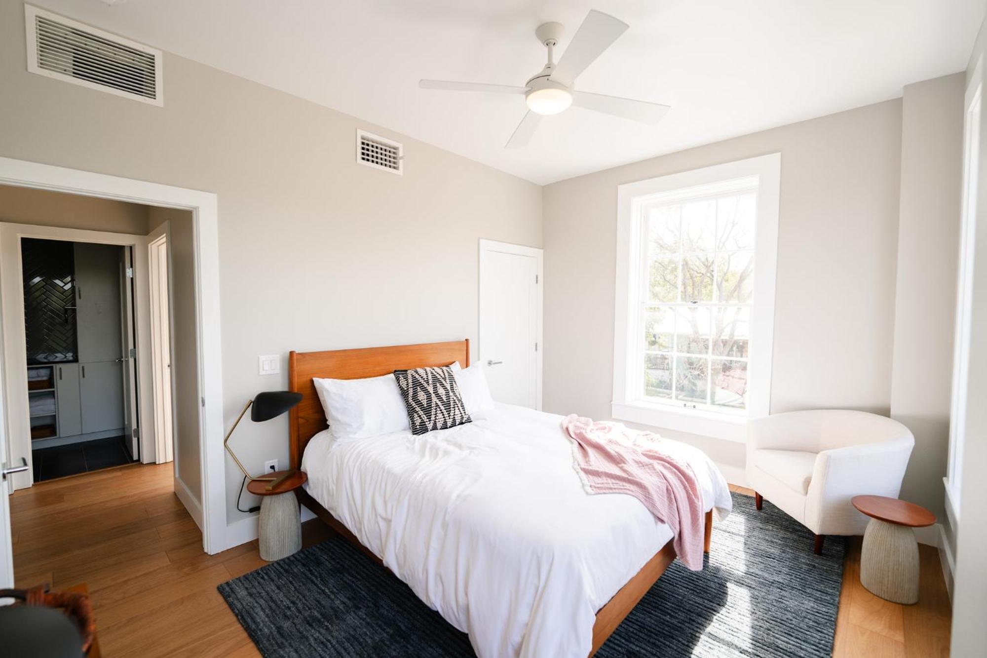 Martindale Western 1924 Luxury Lofts מראה חיצוני תמונה