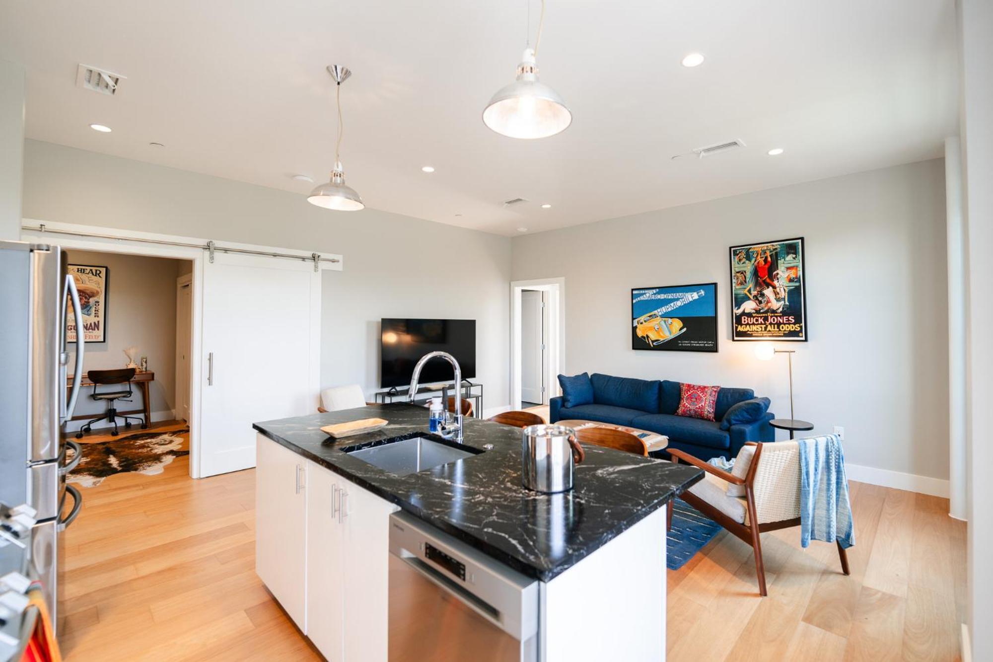 Martindale Western 1924 Luxury Lofts מראה חיצוני תמונה