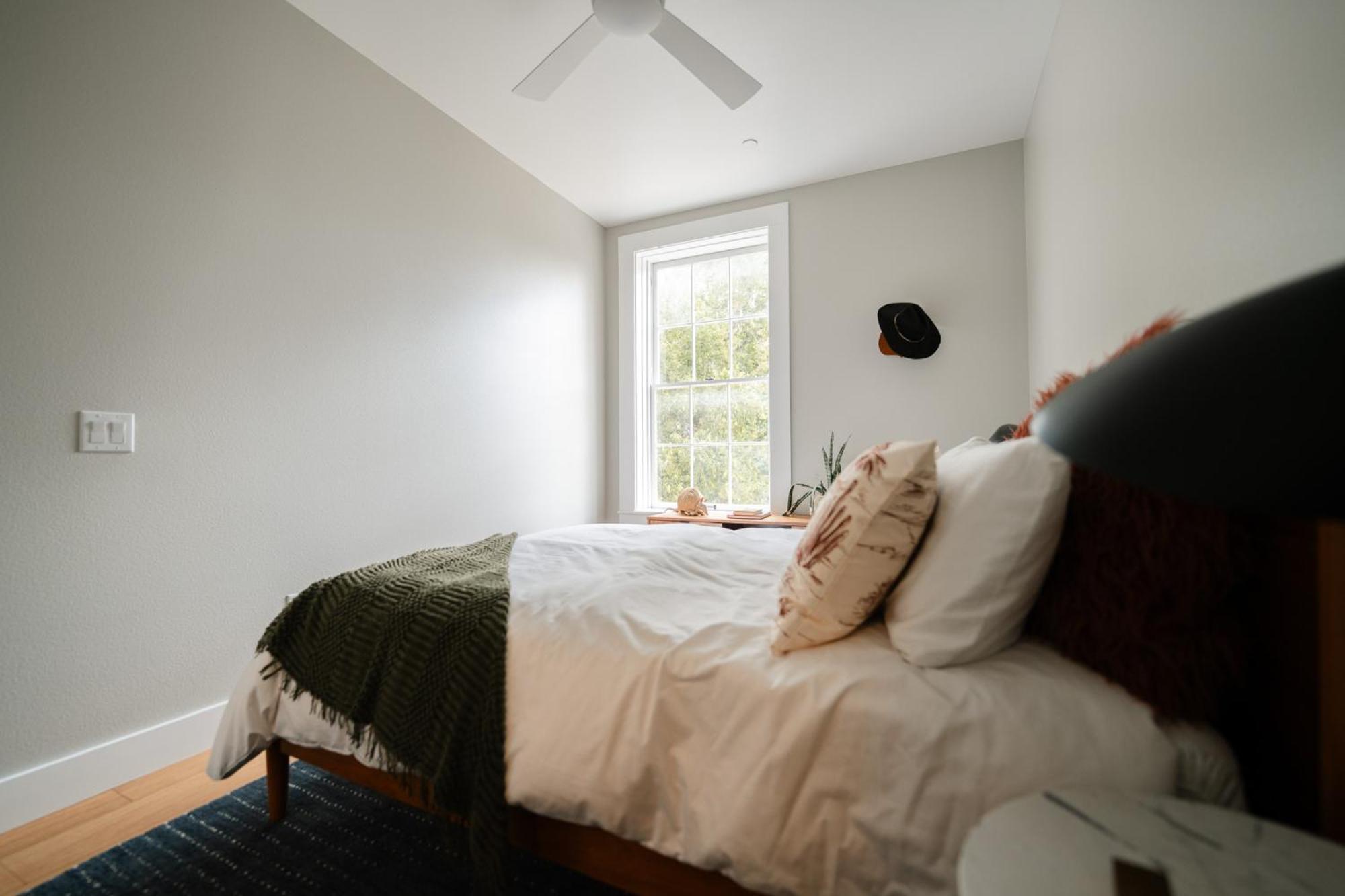 Martindale Western 1924 Luxury Lofts מראה חיצוני תמונה