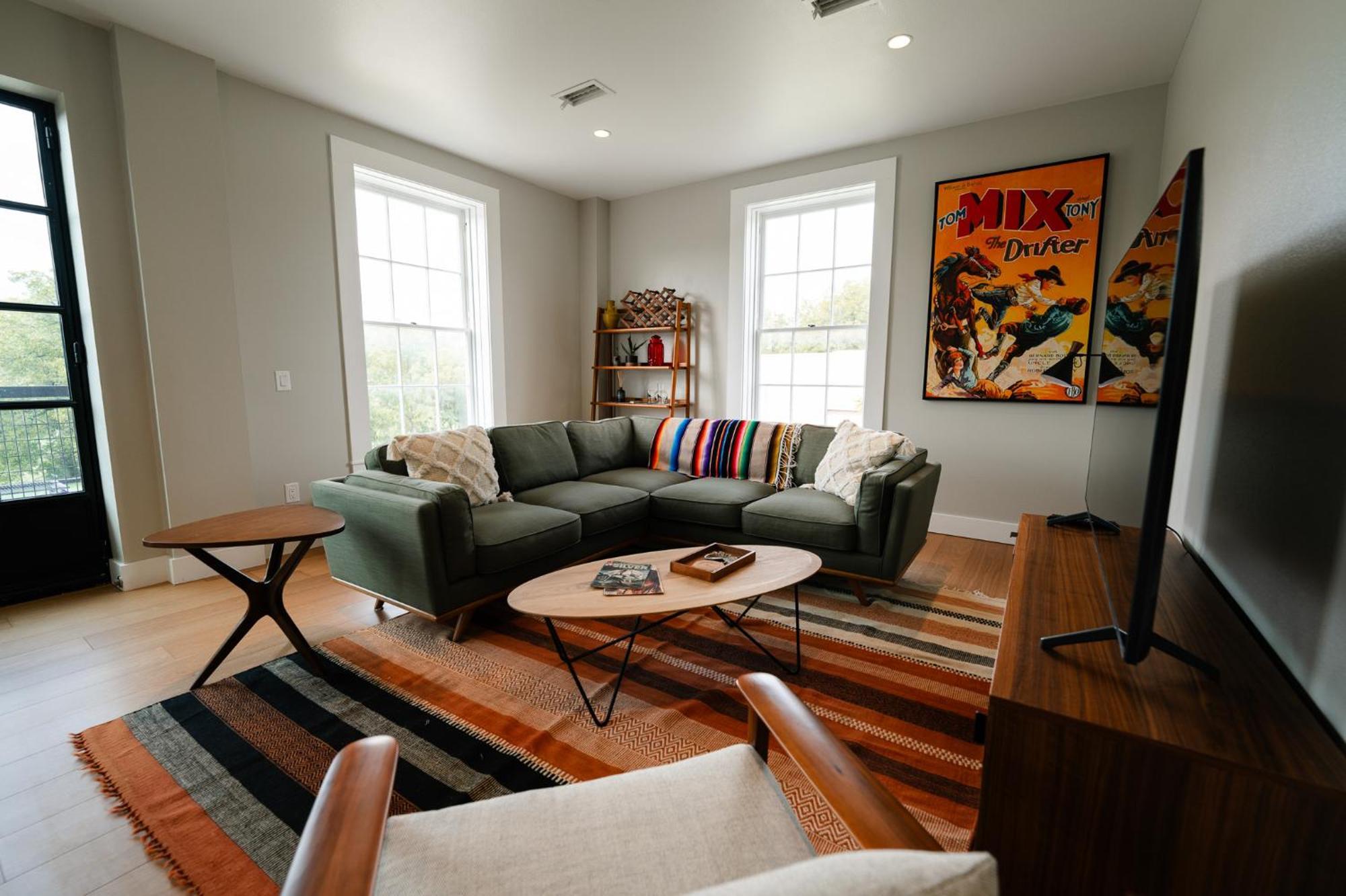 Martindale Western 1924 Luxury Lofts מראה חיצוני תמונה