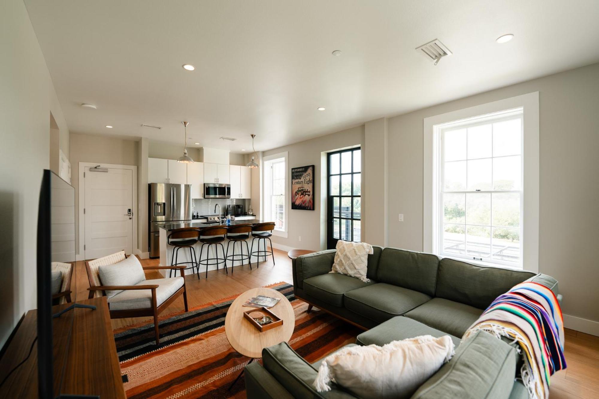 Martindale Western 1924 Luxury Lofts מראה חיצוני תמונה