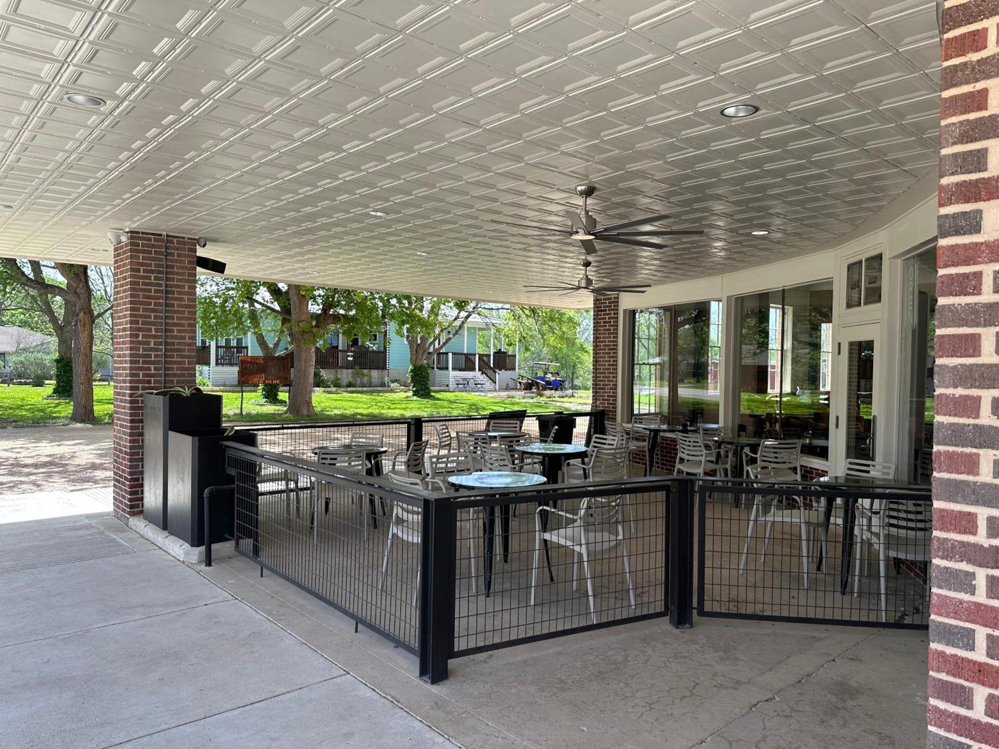 Martindale Western 1924 Luxury Lofts מראה חיצוני תמונה